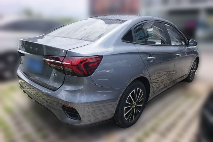 Used Roewe i5 2021 1.5L CVT Platinum Edition Rear Right 45 Deg