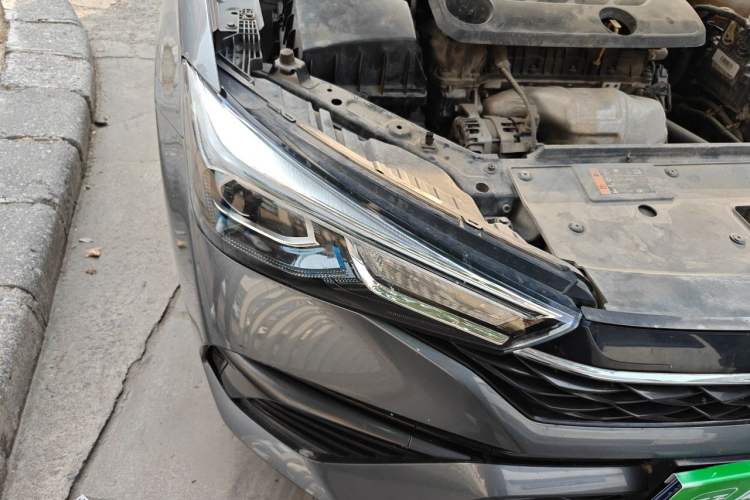 Used Roewe i5 2021 1.5L CVT Diamond Edition Right Front Headlight