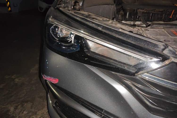 Used Roewe i5 2021 Revised Version 1.5L CVT Diamond Edition Right Front Headlight