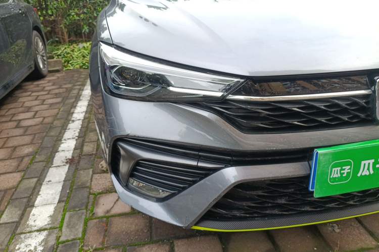 Used Roewe i5 2021 1.5L CVT Starry Edition Right Front Headlight