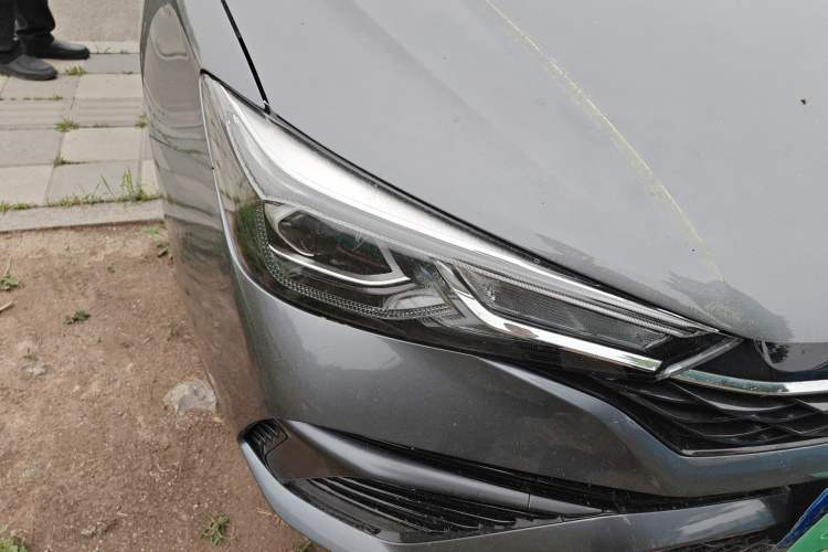 Used Roewe i5 2021 1.5L CVT Black Gold Edition Right Front Headlight