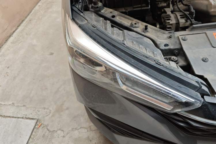 Used Roewe i5 2021 1.5L CVT Platinum Edition Right Front Headlight