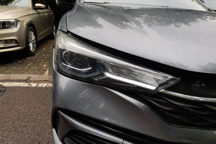 Used Roewe i5 2021 1.5L CVT Diamond Edition Right Front Headlight