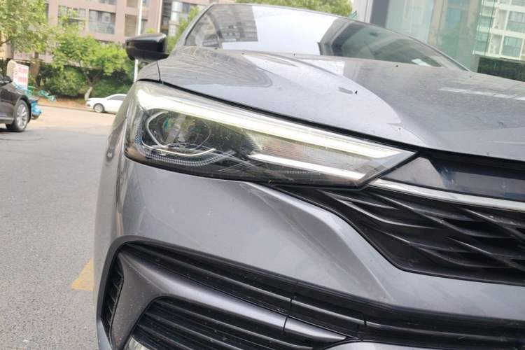 Used Roewe i5 2021 1.5L CVT Diamond Edition Right Front Headlight