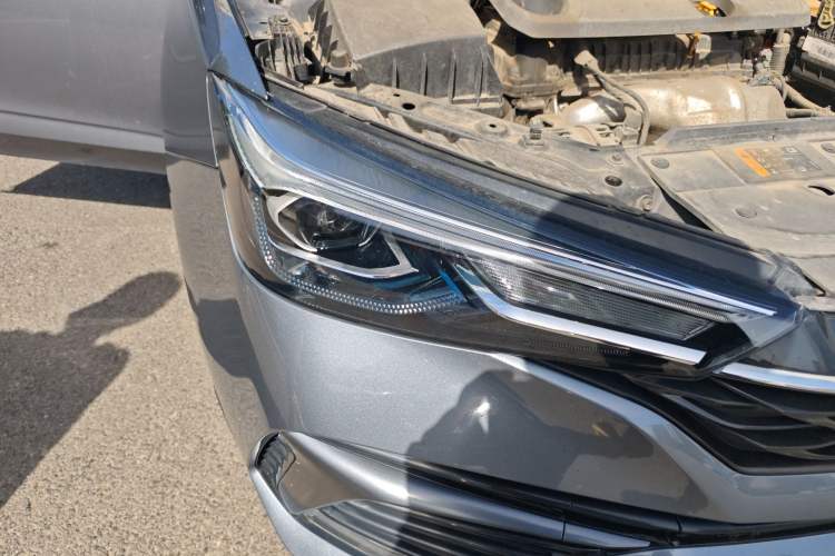 Used Roewe i5 2021 1.5L CVT Diamond Edition Right Front Headlight