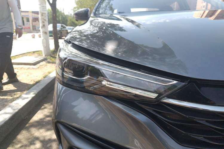 Used Roewe i5 2021 1.5L CVT Diamond Edition Right Front Headlight