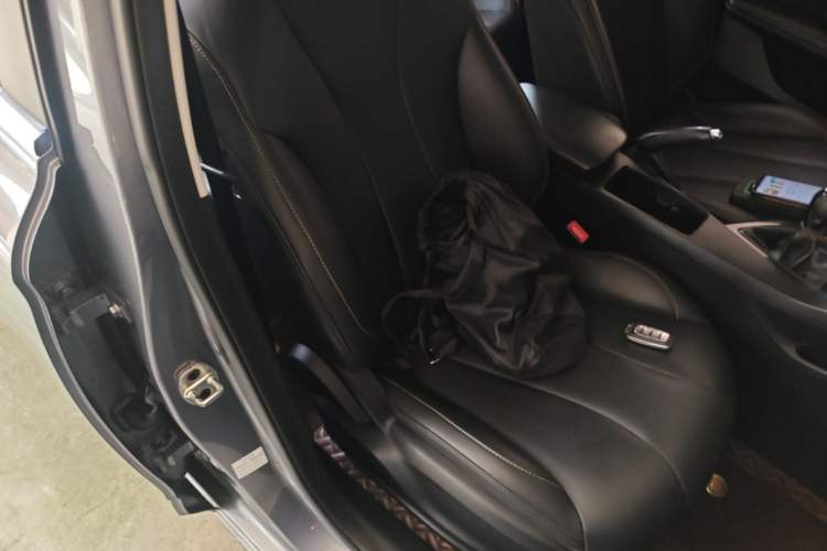 Used Roewe i5 2021 1.5L Manual Diamond Edition Right Front Seat