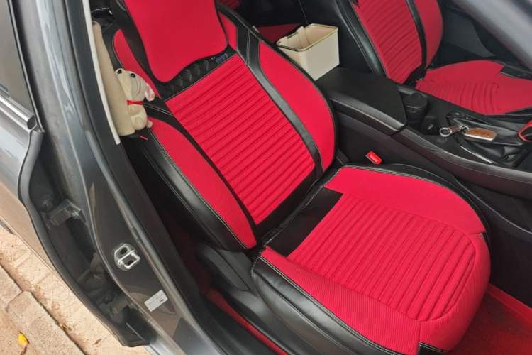 Used Roewe i5 2021 Revised Version 1.5L CVT Diamond Edition Right Front Seat