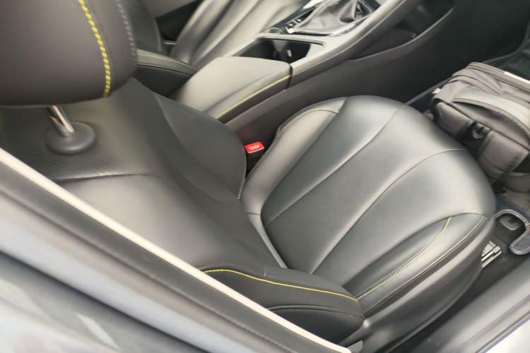 Used Roewe i5 2021 1.5L CVT Diamond Edition Right Front Seat