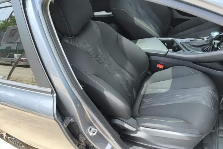 Used Roewe i5 2021 1.5L CVT Platinum Edition Right Front Seat