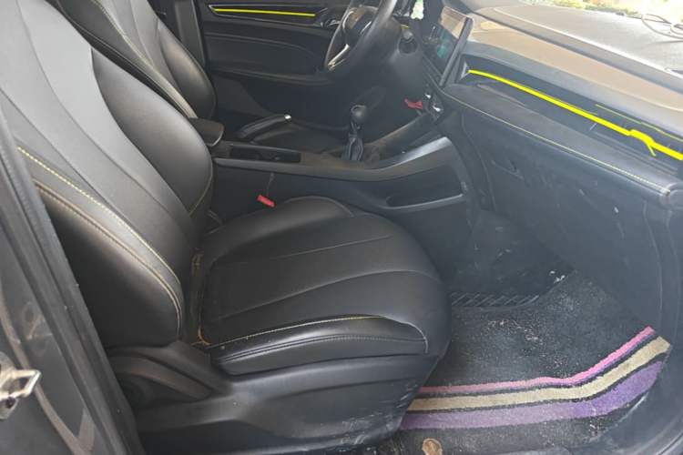 Used Roewe i5 2021 1.5L Manual Diamond Edition Right Front Seat