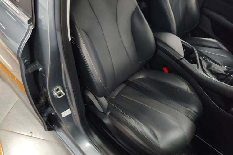 Used Roewe i5 2021 Revised Version 1.5L CVT Diamond Edition Right Front Seat