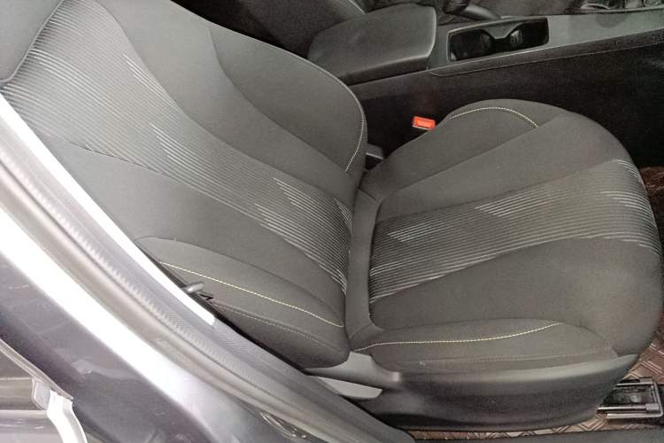 Used Roewe i5 2021 1.5L Manual Platinum Edition Right Front Seat