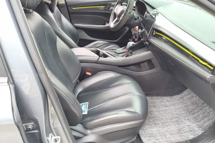 Used Roewe i5 2021 1.5L CVT Diamond Edition Right Front Seat
