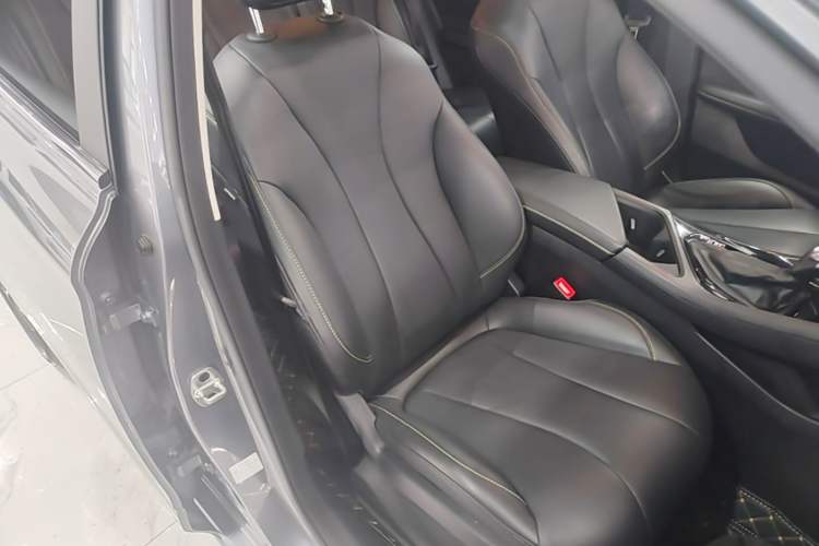 Used Roewe i5 2021 1.5L CVT Diamond Edition Right Front Seat