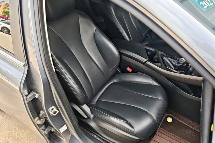 Used Roewe i5 2021 Revised Version 1.5L CVT Diamond Edition Right Front Seat