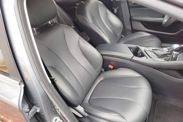 Used Roewe i5 2021 1.5L CVT Diamond Edition Right Front Seat
