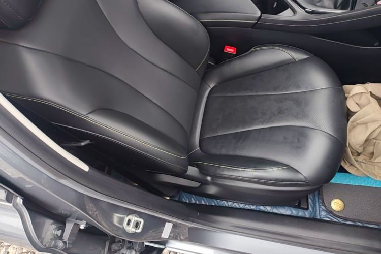 Used Roewe i5 2021 1.5L CVT Black Gold Edition Right Front Seat