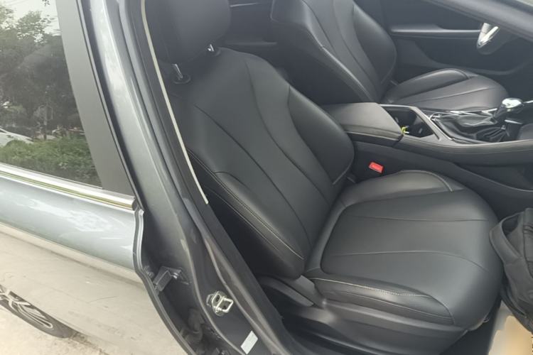 Used Roewe i5 2021 Revised Version 1.5L CVT Diamond Edition Right Front Seat