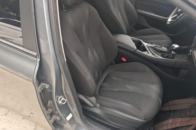 Used Roewe i5 2021 1.5L CVT Platinum Edition Right Front Seat