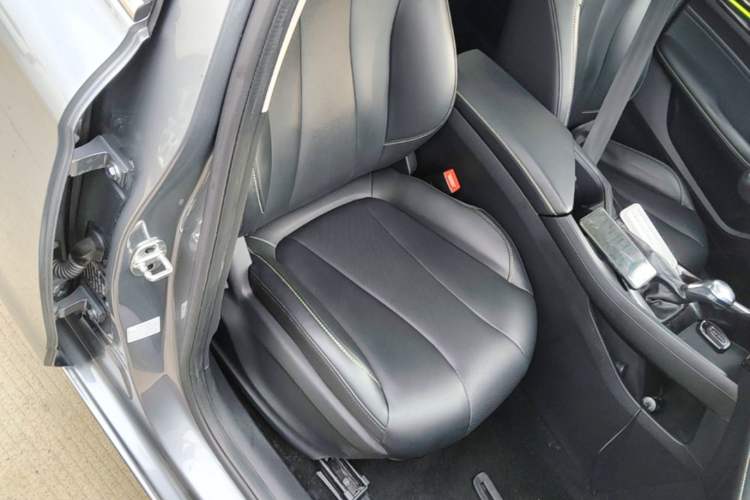 Used Roewe i5 2021 1.5L CVT Diamond Edition Right Front Seat