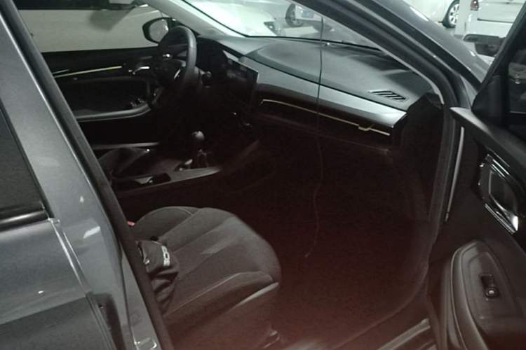 Used Roewe i5 2021 1.5L Manual Platinum Edition Right Front Seat