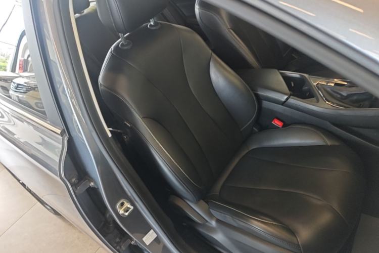 Used Roewe i5 2021 1.5L CVT Diamond Edition Right Front Seat