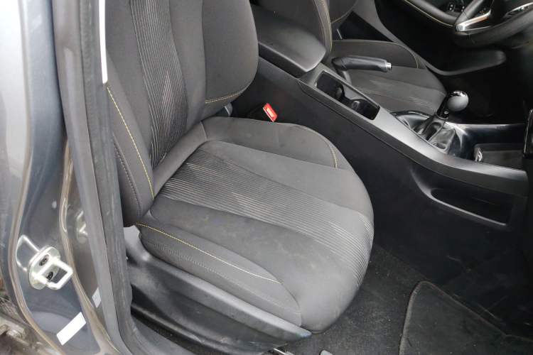 Used Roewe i5 2021 1.5L Manual Platinum Edition Right Front Seat