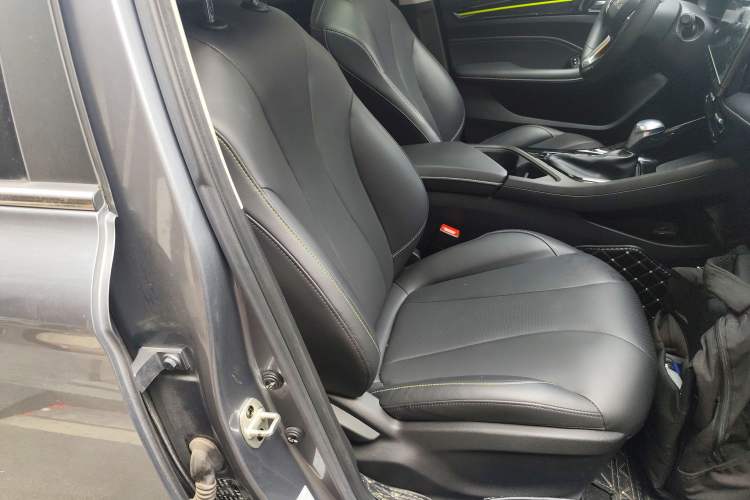 Used Roewe i5 2021 Revised Version 1.5L CVT Diamond Edition Right Front Seat