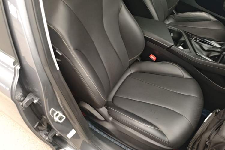 Used Roewe i5 2021 Revised Version 1.5L CVT Diamond Edition Right Front Seat