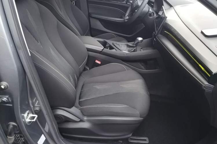 Used Roewe i5 2021 1.5L CVT Platinum Edition Right Front Seat
