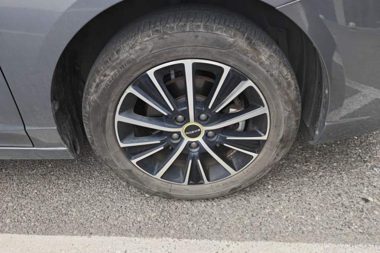Used Roewe i5 2021 1.5L CVT Diamond Edition Right Front Wheel Hub