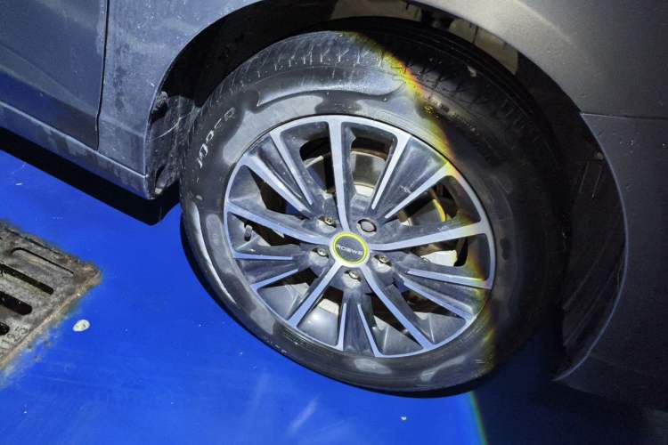 Used Roewe i5 2021 1.5L CVT Platinum Edition Right Front Wheel Hub