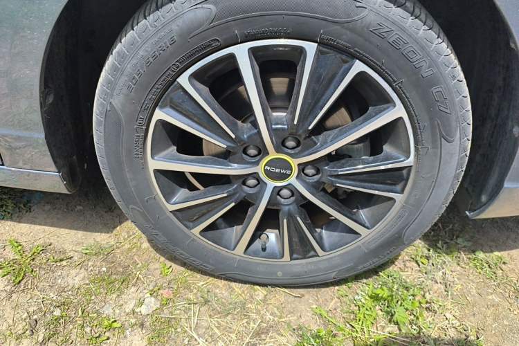 Used Roewe i5 2021 1.5L CVT Diamond Edition Right Front Wheel Hub