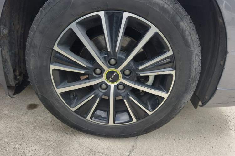 Used Roewe i5 2021 1.5L CVT Diamond Edition Right Front Wheel Hub