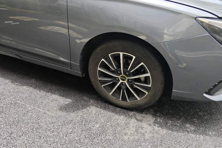 Used Roewe i5 2021 1.5L CVT Diamond Edition Right Front Wheel Hub