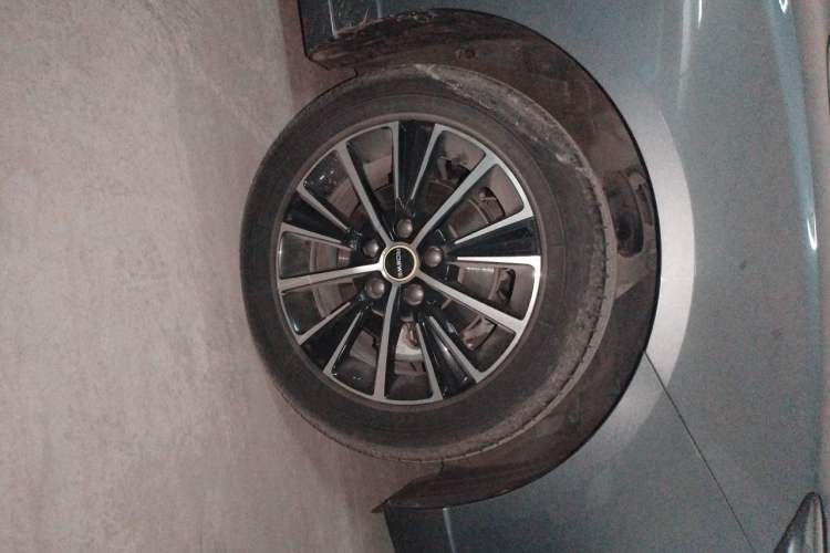 Used Roewe i5 2021 1.5L Manual Platinum Edition Right Front Wheel Hub