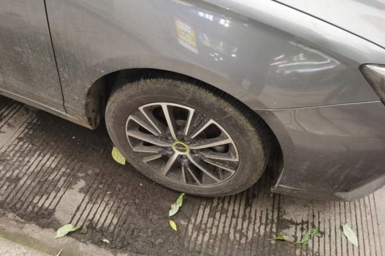 Used Roewe i5 2021 1.5L CVT Diamond Edition Right Front Wheel Hub