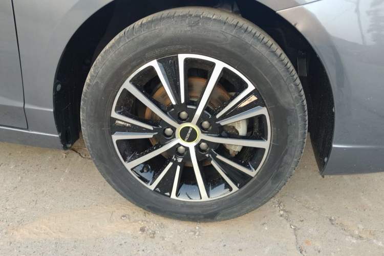 Used Roewe i5 2021 1.5L CVT Platinum Edition Right Front Wheel Hub