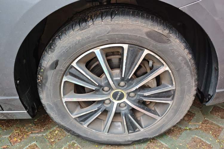 Used Roewe i5 2021 1.5L CVT Diamond Edition Right Front Wheel Hub