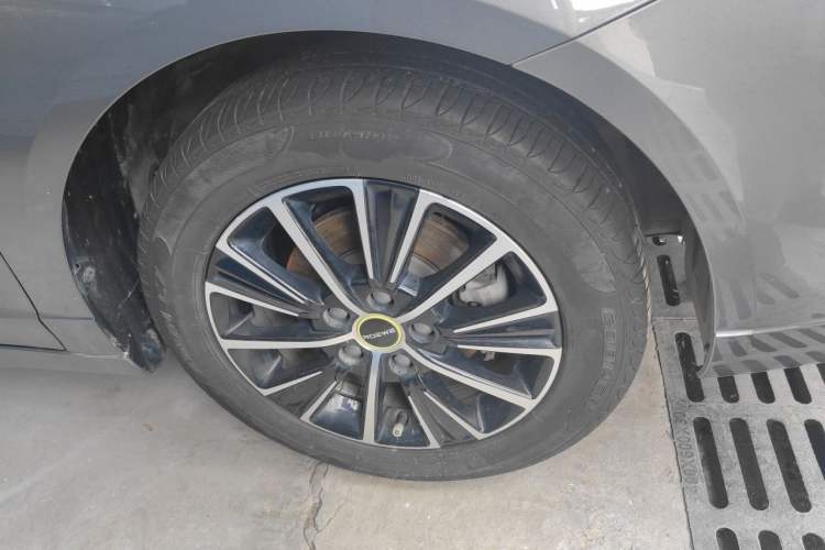 Used Roewe i5  Right Front Wheel Hub