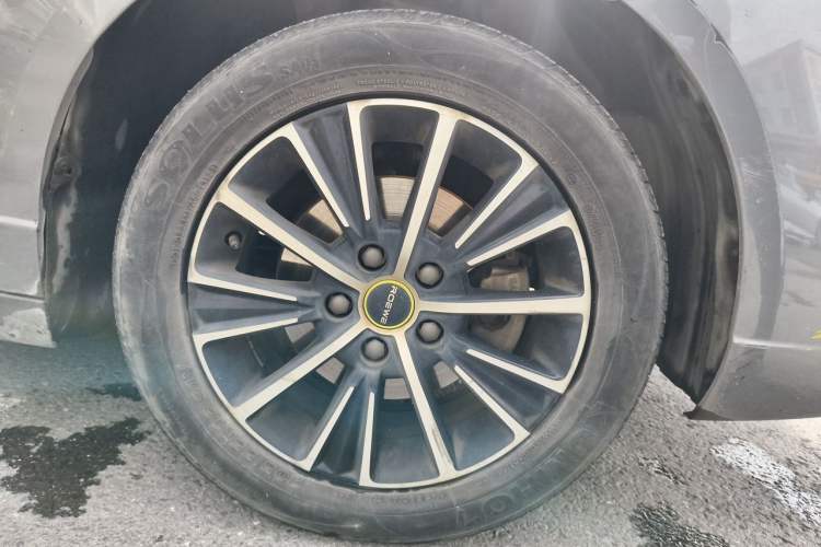Used Roewe i5 2021 Revised Version 1.5L CVT Diamond Edition Right Front Wheel Hub