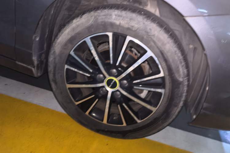 Used Roewe i5 2021 1.5L CVT Diamond Edition Right Front Wheel Hub