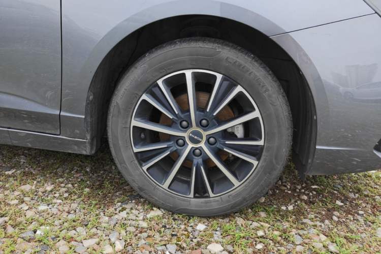 Used Roewe i5 2021 1.5L CVT Diamond Edition Right Front Wheel Hub