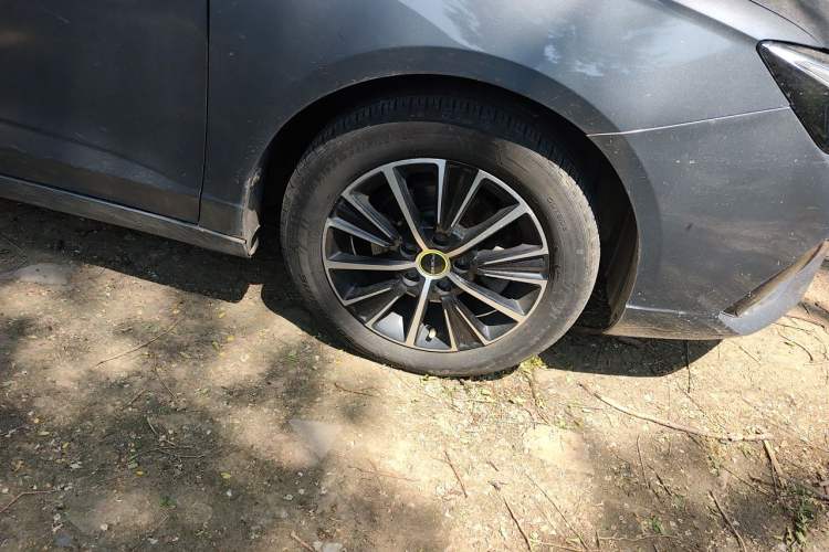 Used Roewe i5 2021 1.5L CVT Diamond Edition Right Front Wheel Hub