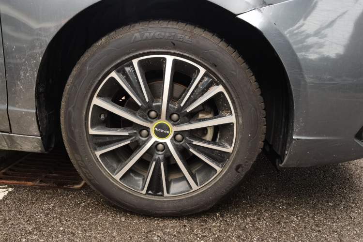 Used Roewe i5 2021 1.5L CVT Diamond Edition Right Front Wheel Hub