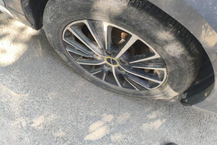 Used Roewe i5 2021 1.5L CVT Diamond Edition Right Front Wheel Hub