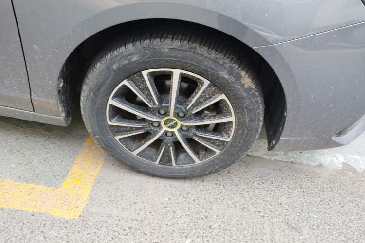 Used Roewe i5 2021 1.5L CVT Diamond Edition Right Front Wheel Hub
