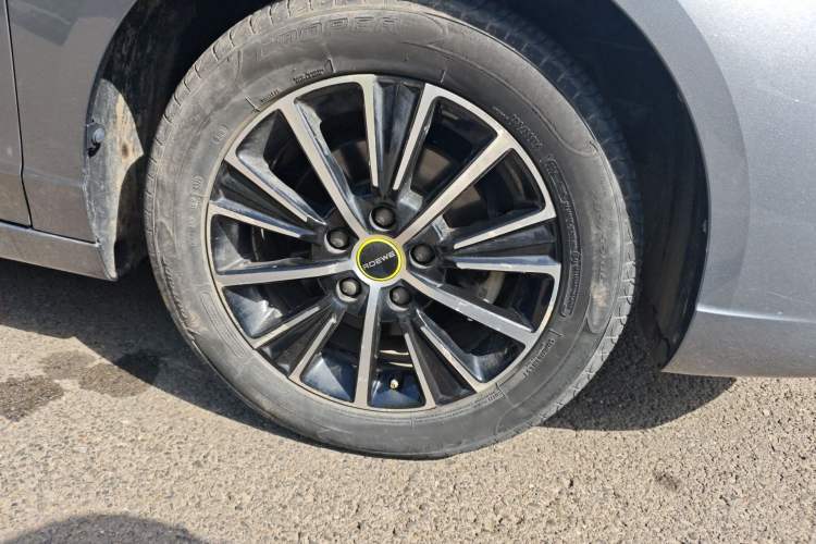 Used Roewe i5 2021 1.5L CVT Diamond Edition Right Front Wheel Hub