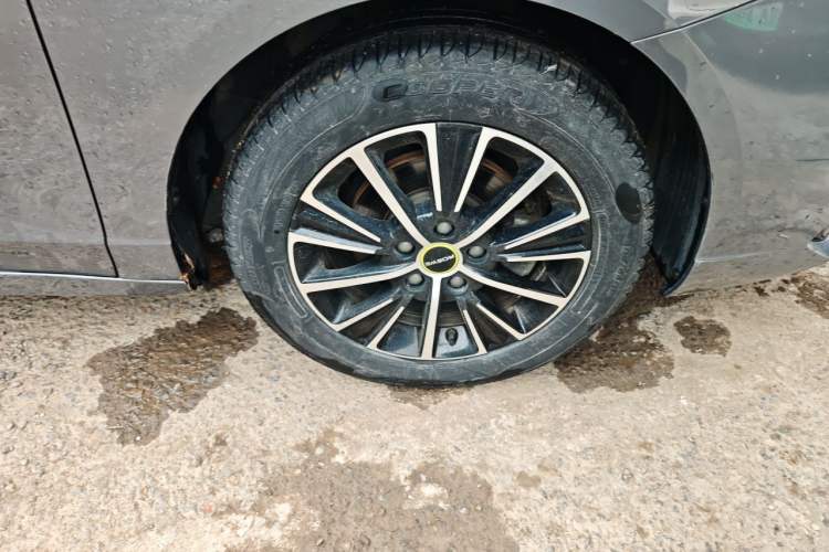 Used Roewe i5 2021 1.5L CVT Platinum Edition Right Front Wheel Hub